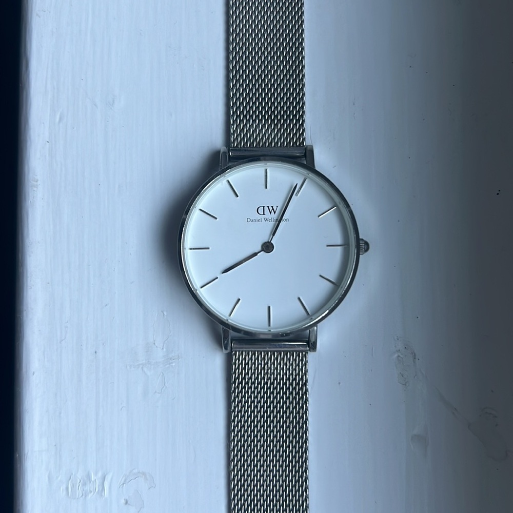Daniel Wellington silver watch 32mm